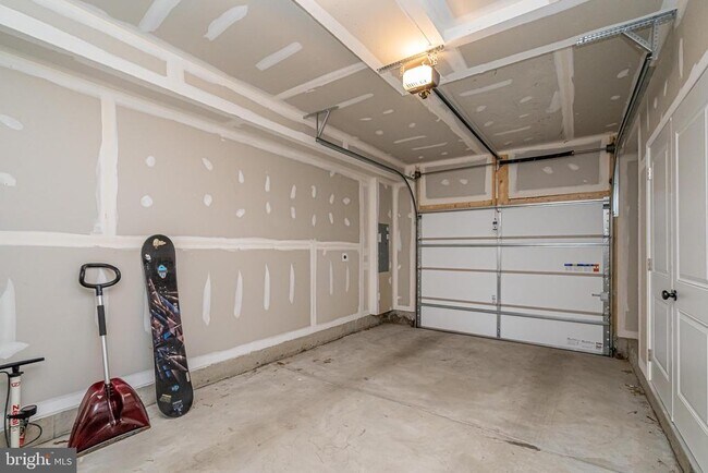 Building Photo - 3929 Small Roundtop Rd