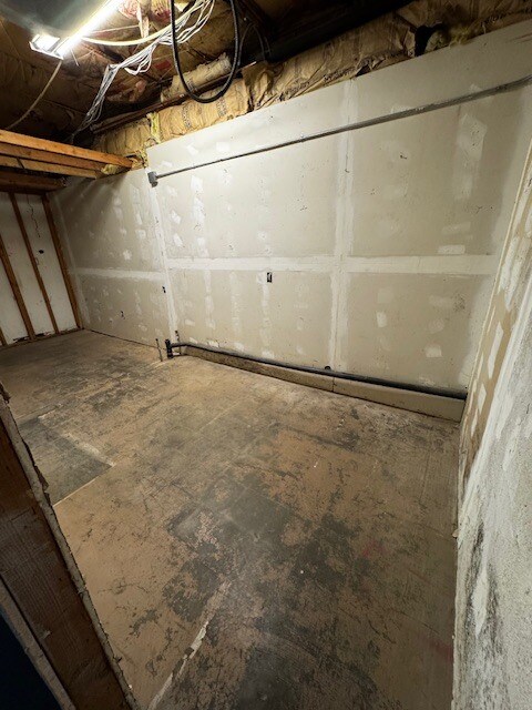 Building Photo - 410 S Grand Ave