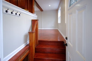 Building Photo - 493 Riverside Dr