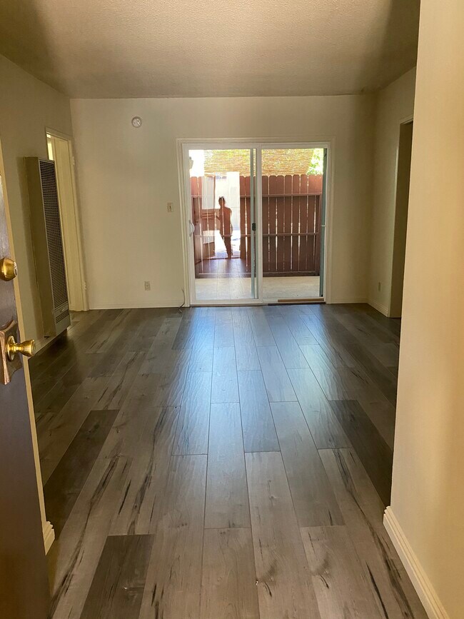 Building Photo - 11620 Iowa Ave