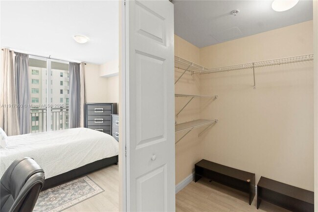 Building Photo - 1745 E Hallandale Beach Blvd