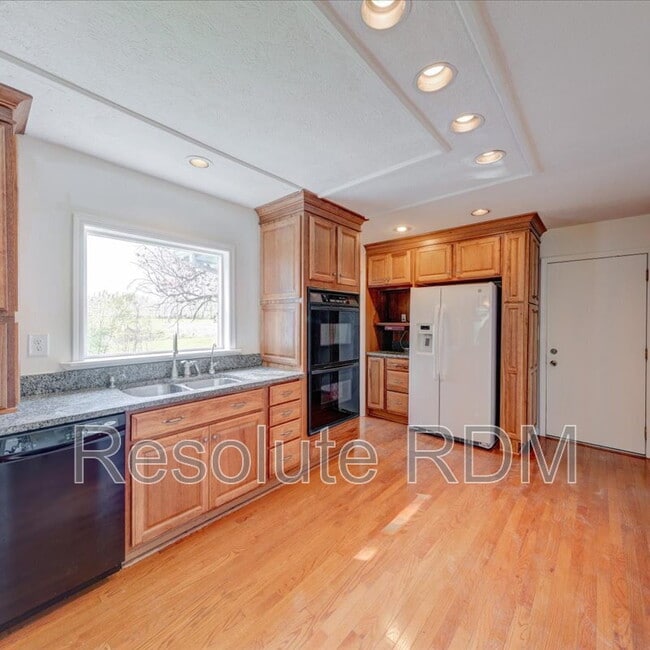 Building Photo - 12001 E 300 S