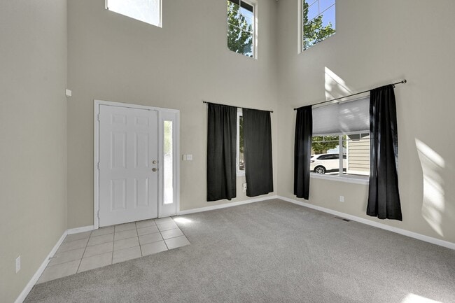 Building Photo - $1,995 - 4 Bed,2.5 Bathroom Home  in Colorado Springs with in Unit Laundry and Fenced in yard!