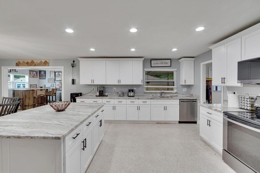 Building Photo - 1607 Melodie Dr