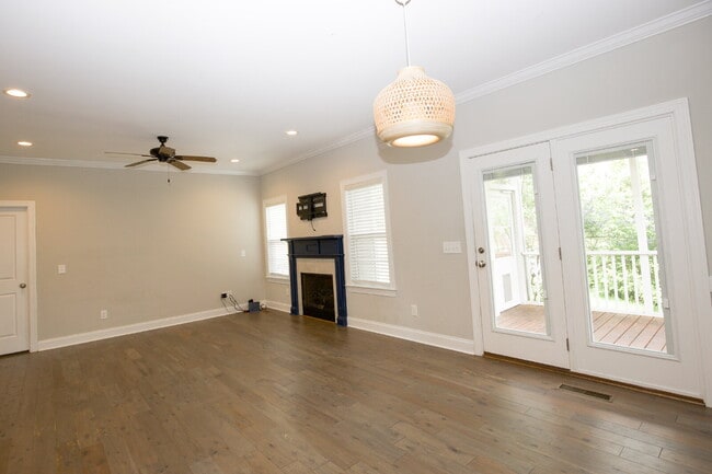Building Photo - 25 Forrest Dr
