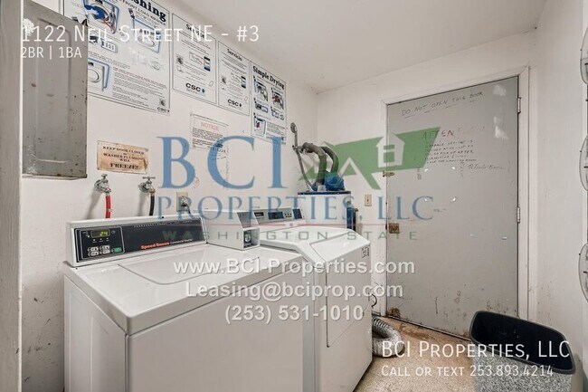 Building Photo - 1122 Neil St NE