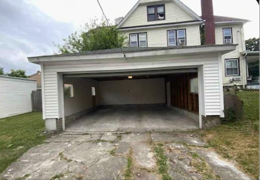 Building Photo - 825 Richmont St