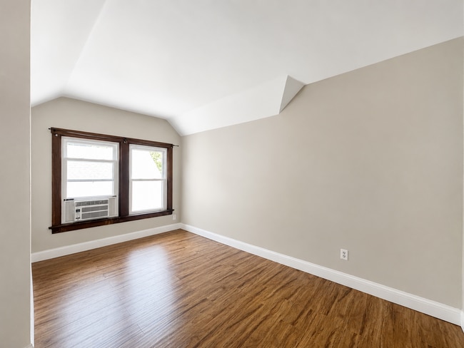 Building Photo - 375 Probasco St