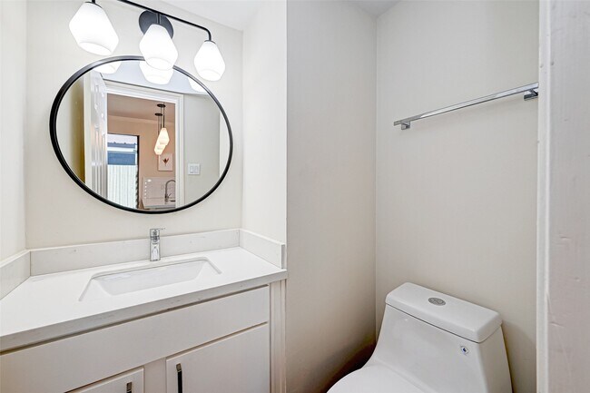 Building Photo - 1201 McDuffie St