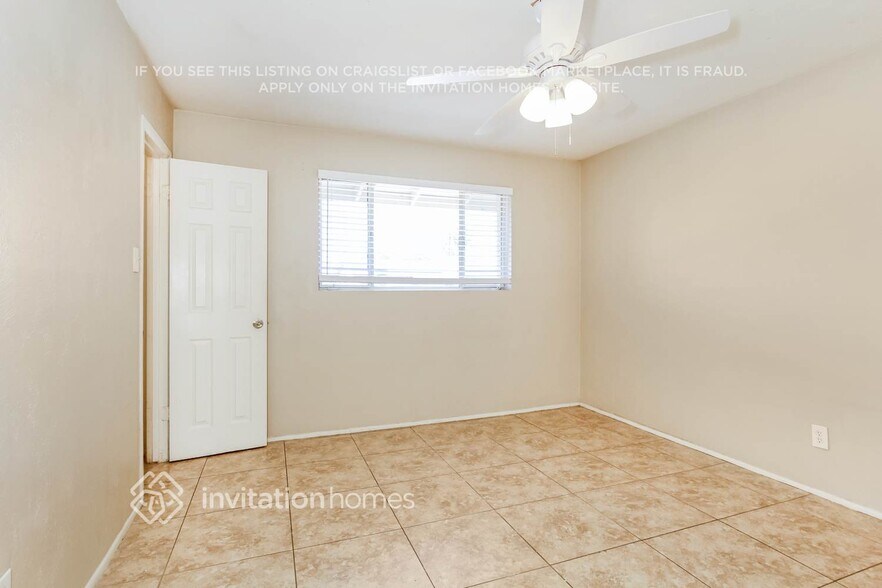 Building Photo - 4454 W Avalon Dr