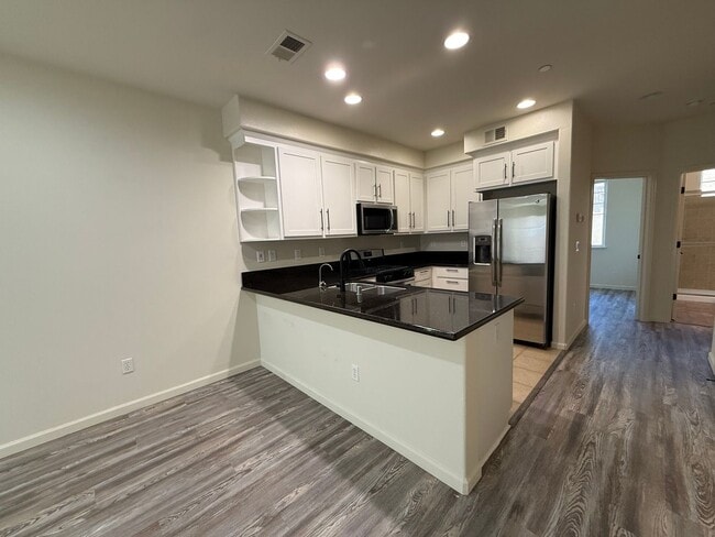 Building Photo - 566 Almaden Walk Loop