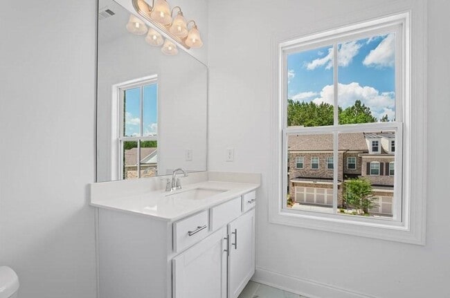 Building Photo - 4590 Sims Pk Overlook