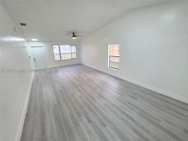 Building Photo - 5307 NW 93 Ave