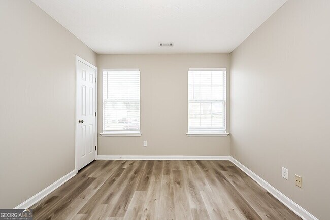Building Photo - 896 Madison Ct