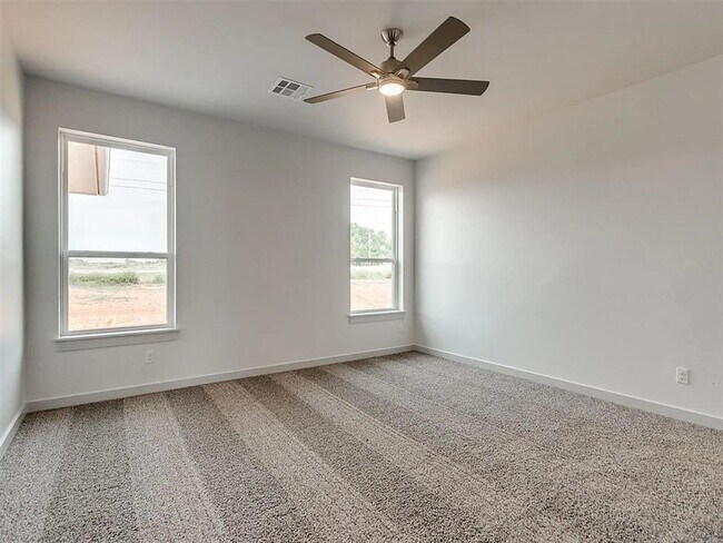 Building Photo - 4601 Olivera St