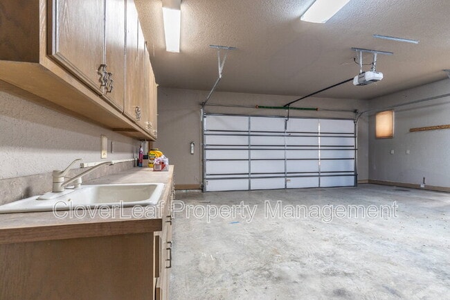 Building Photo - 2226 Windsor Pl