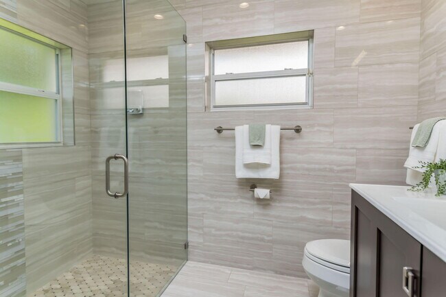 Building Photo - 7572 Silver Woods Ct