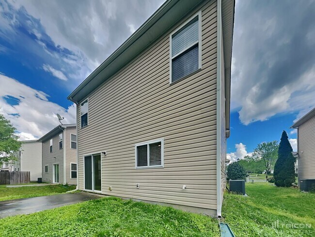 Building Photo - 4744 Abercromby St