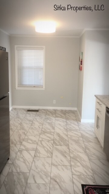 Building Photo - 7542 E 28th St