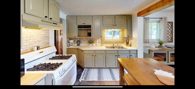Building Photo - 213 Devonshire Dr