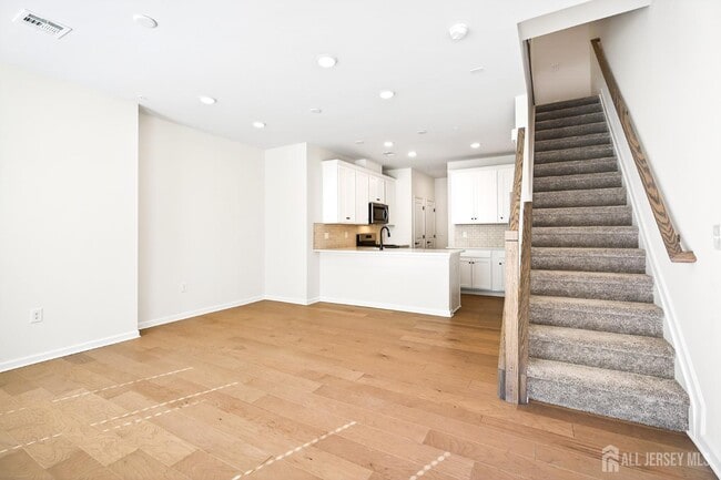 Building Photo - 507 Sadie Cir