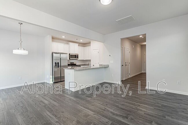 Building Photo - 15 Apricot Ln