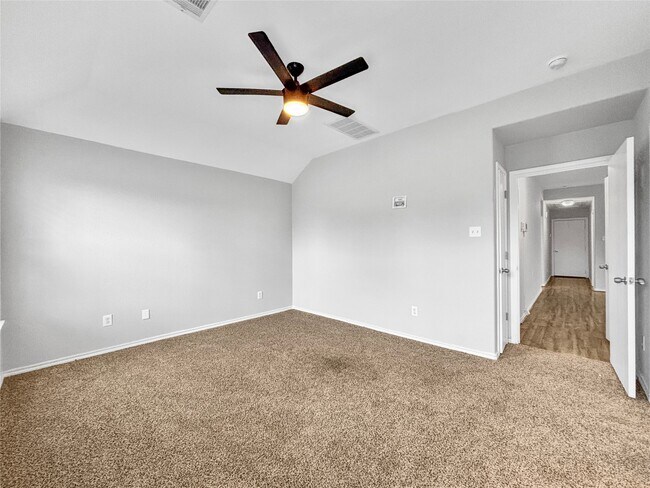Building Photo - 4311 Amaryllis Ave