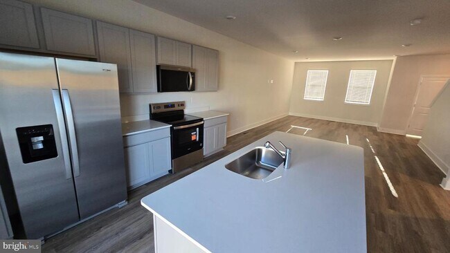Building Photo - 52 Aloma St