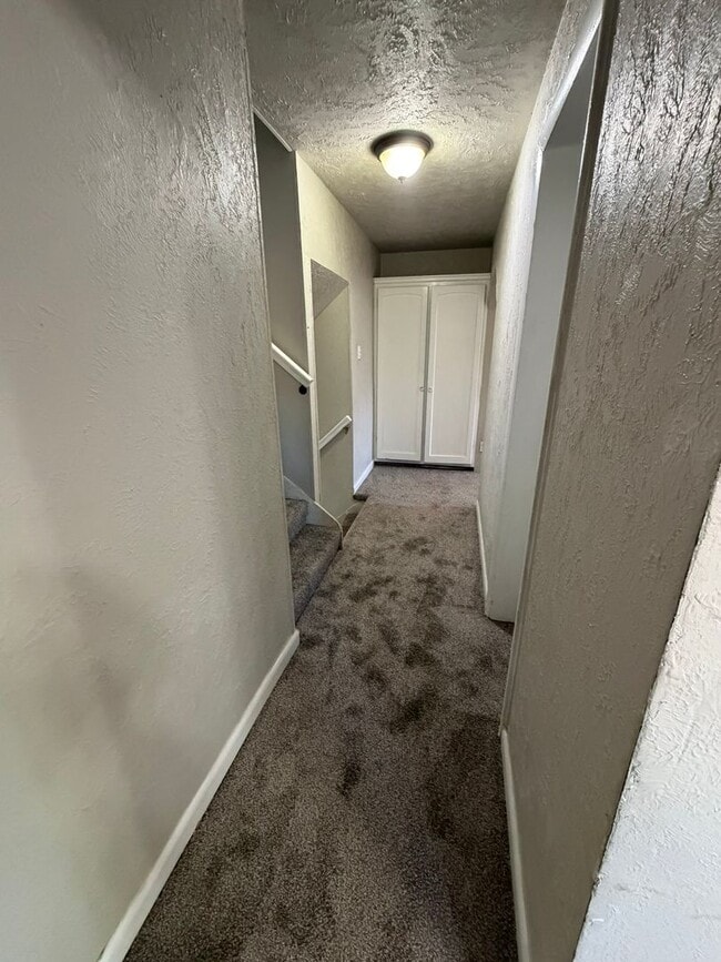 Building Photo - Versatile 4BD/3BA in Stratton Meadows – Gated Community + Private Lower-Level Suite