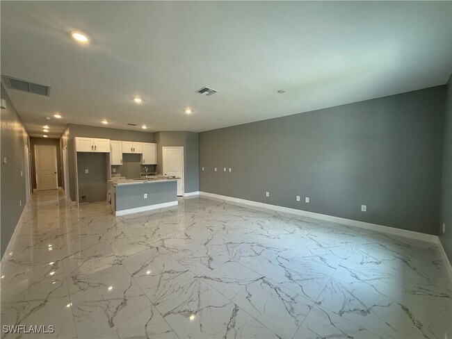 Building Photo - 5325 27th St SW