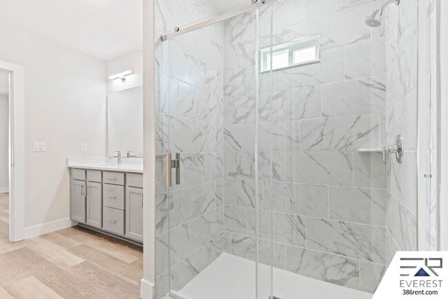 Building Photo - FULLY FENCED, UPGRADED 3/2/2 IN DESIRABLE PINE GROVE