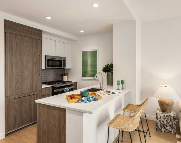 Building Photo - 550 Tenth Avenue