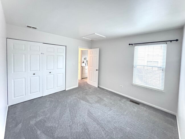 Building Photo - 2350 Sheehan Dr