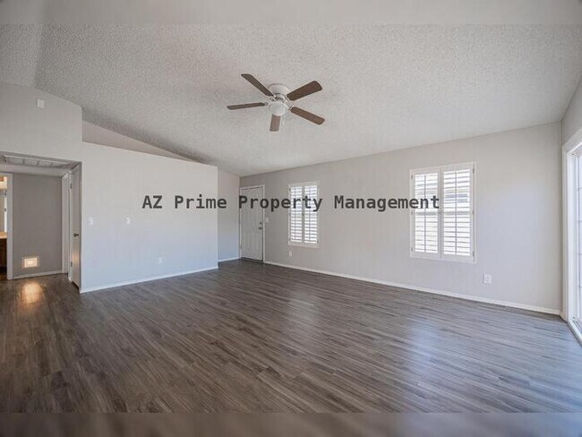 Building Photo - 619 E Jensen St