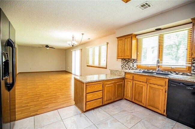 Building Photo - 301 SW C St