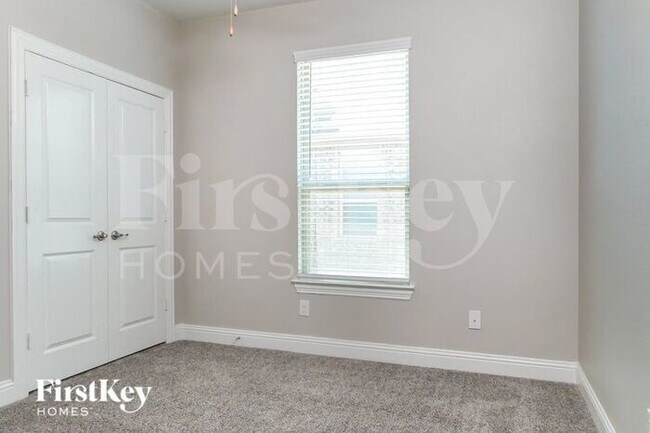 Building Photo - 2504 Cerro Ranch Rd