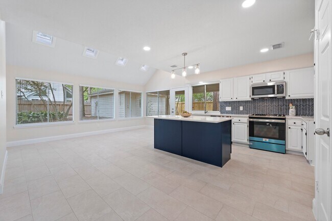 Building Photo - 49 W Southfork Pines Cir