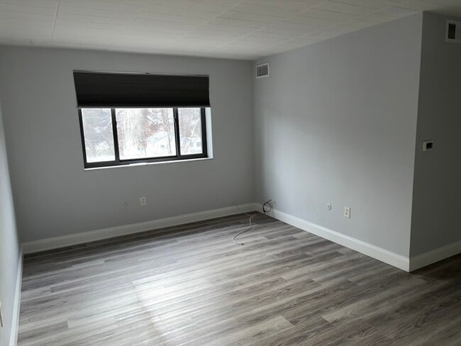 Building Photo - 3457 Evergreen Rd