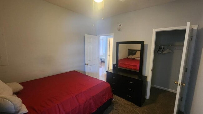 Building Photo - 476 River Oaks Dr