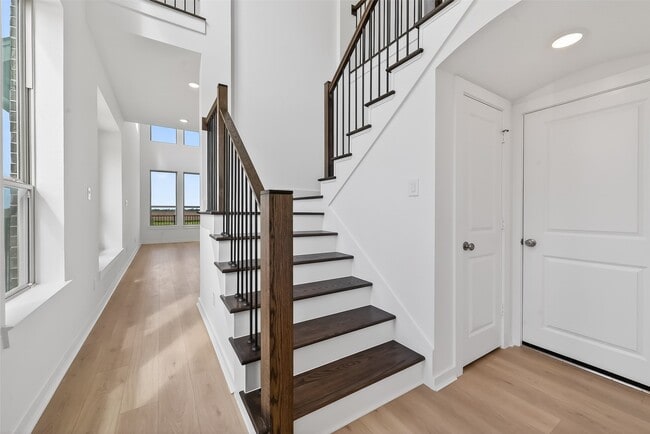 Building Photo - 16739 Lake Austin St