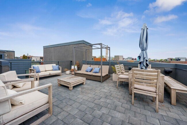 Building Photo - 236 Neruda Ave