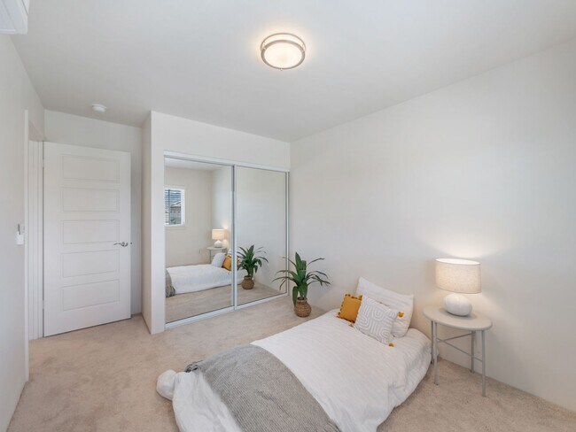 Building Photo - Lehua at Hoopili 4 bedroom 2.5 bath single...