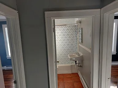 Building Photo - 226 Clyde St