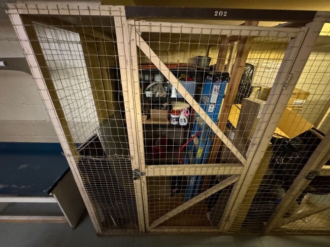 Building Photo - Relaxing Fully-Furnished 2 Bed 1 Bath Cond...