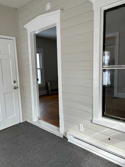 Building Photo - 7 S 4th St