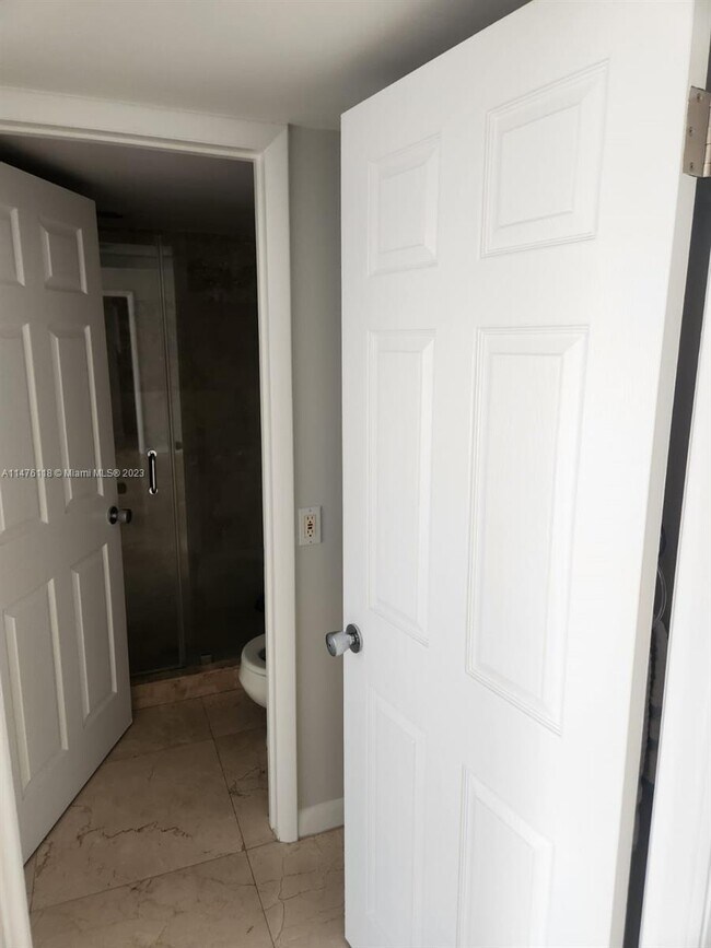 Building Photo - 20355 NE 34th Ct