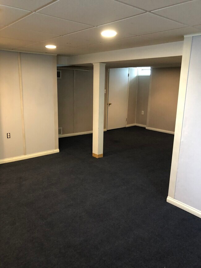 Building Photo - 18996 Elkhart St