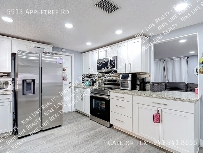 Building Photo - 5913 Appletree Rd