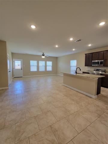Building Photo - 123 Canales Cir