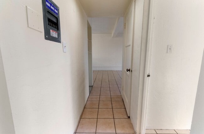 Building Photo - Charming 1-bedroom, 1-bath home in Tucsons most iconic neighborhood!